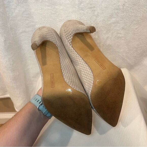 Vince Camuto VP Perri Pumps - Picture 9 of 16